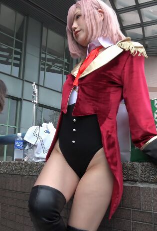 美女cosplay高叉比基尼泳装近拍[mp4/240M]