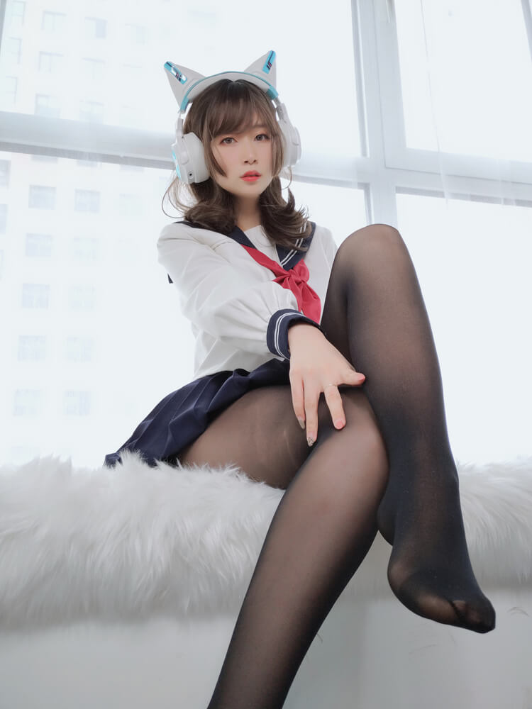 [cosplay]白银新-黑丝学妹套[36P/102MB]