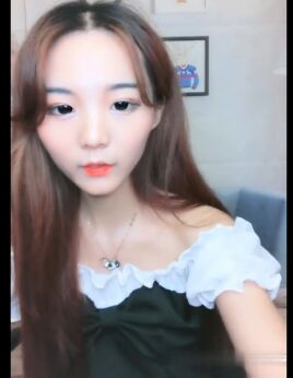 颜值不错长相甜美萌妹子