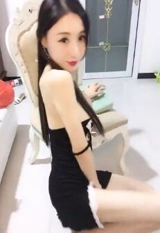 身材苗条长发美女主播性感大长腿黑丝吊带